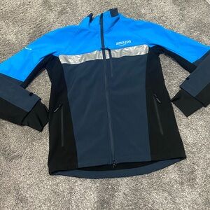 Amazon delivery Softshell jacket men’s medium, stain